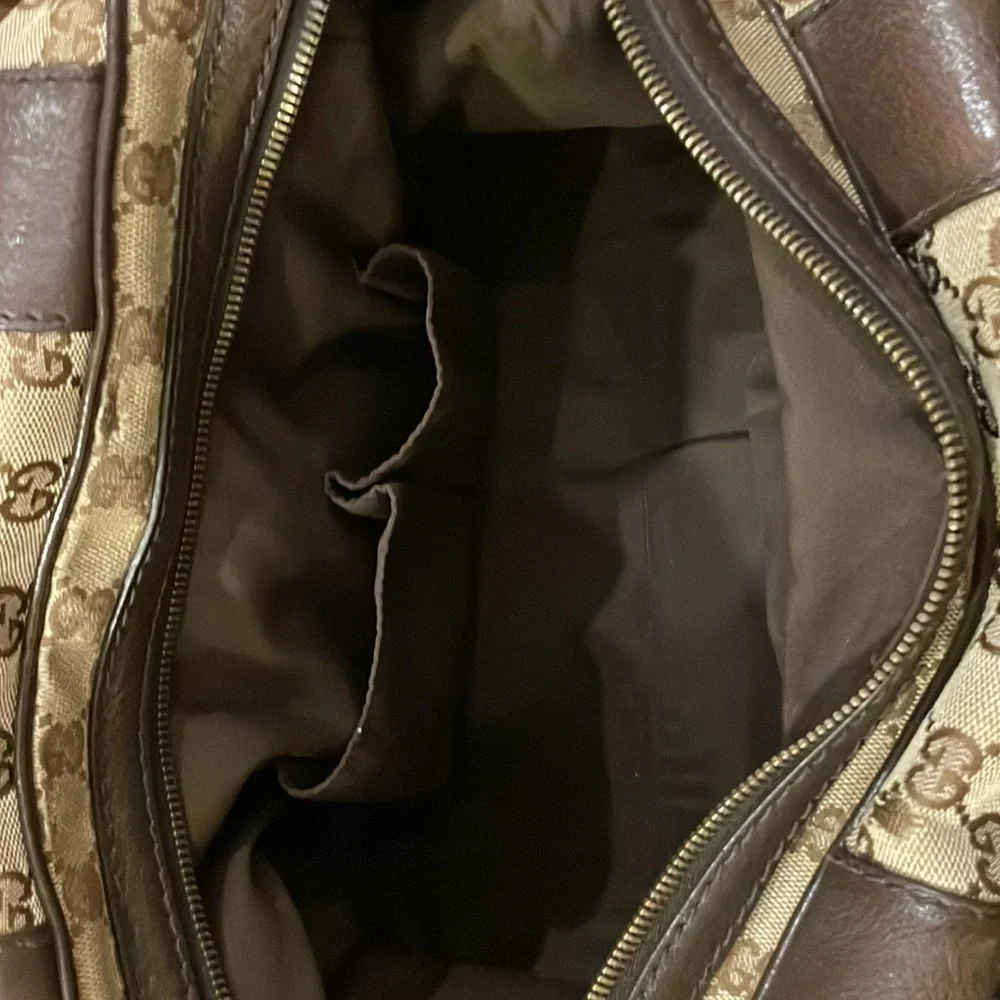 Gucci GG canvas Boston bag with brown and black leather and gold hardware. - Picture 3 of 10